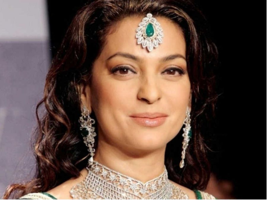 In this sexy video, Juhi Chawla crossed all limits, fans are watching again and again!