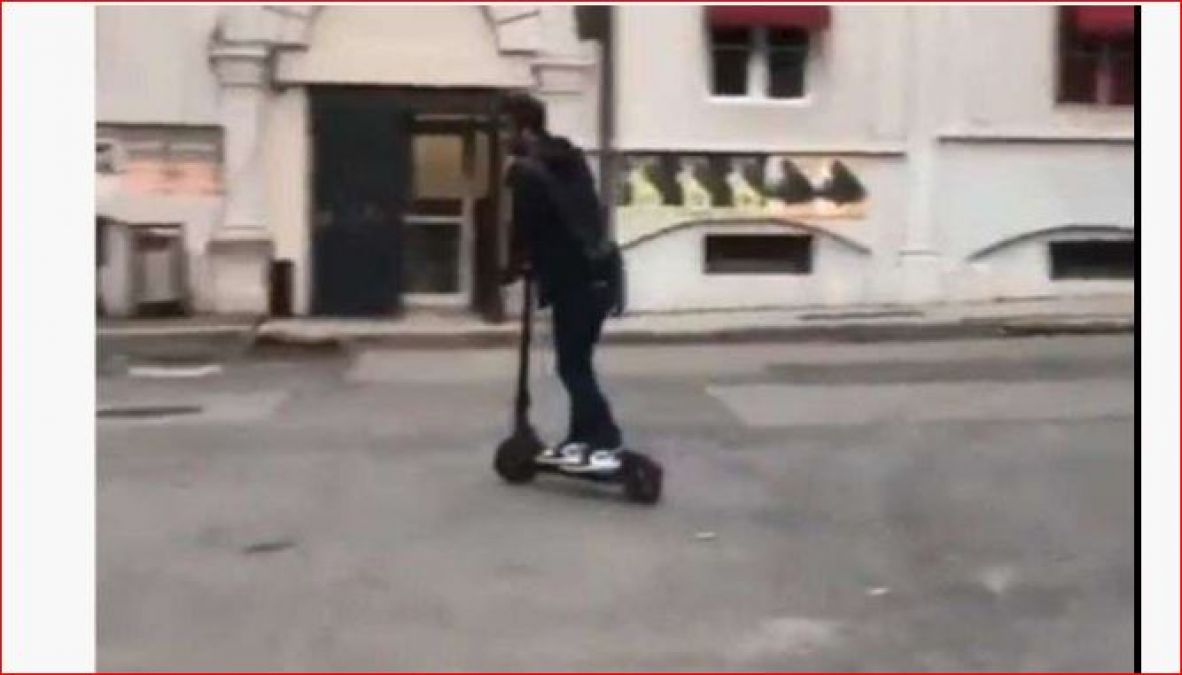 लाखों की कार में घूमने वाले रणबीर लंदन में चला रहे हैं स्कूटर, नहीं पहचान पाए लोग