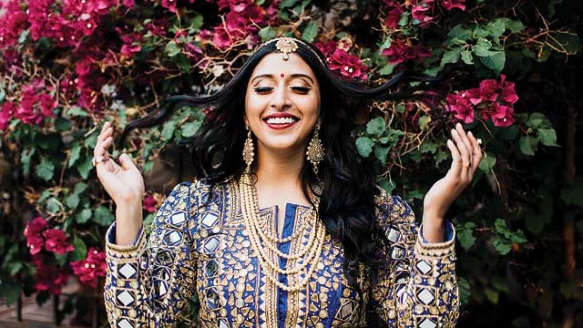 Rapper Raja Kumari opened her coat's buttons, know what happened later