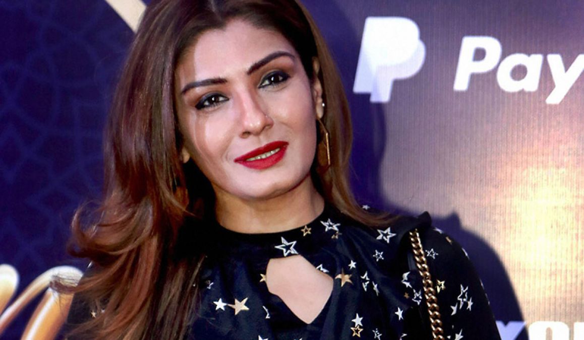 Raveena Tandon stuns in black dress, see bold photo here