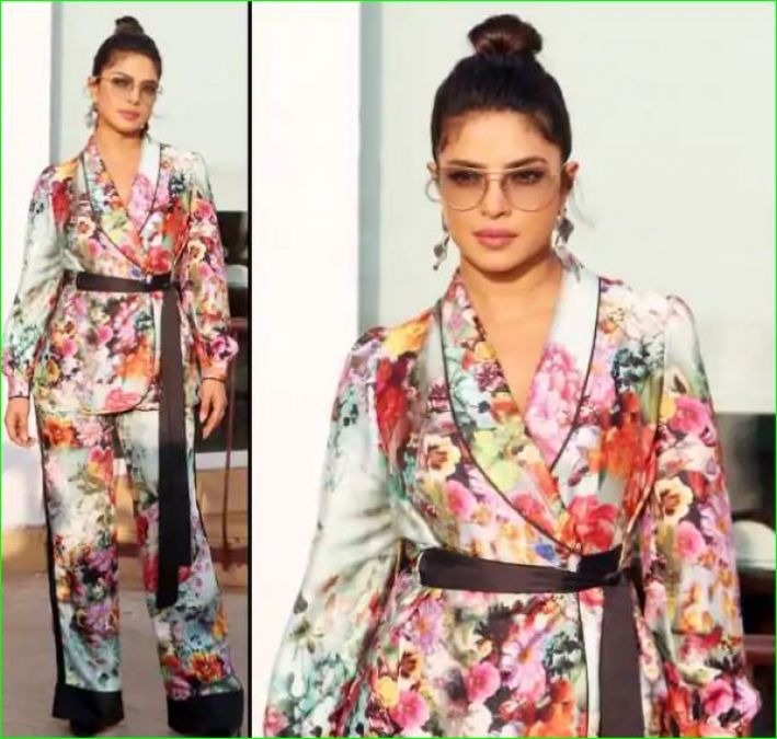 Priyanka looking pretty in a floral dress, see pictures
