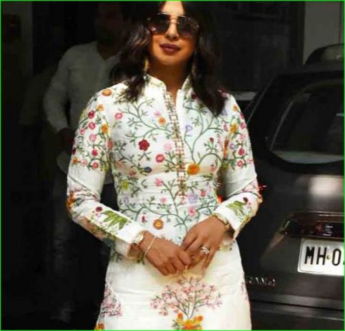 Priyanka looked amazing in floral outfits, see photos