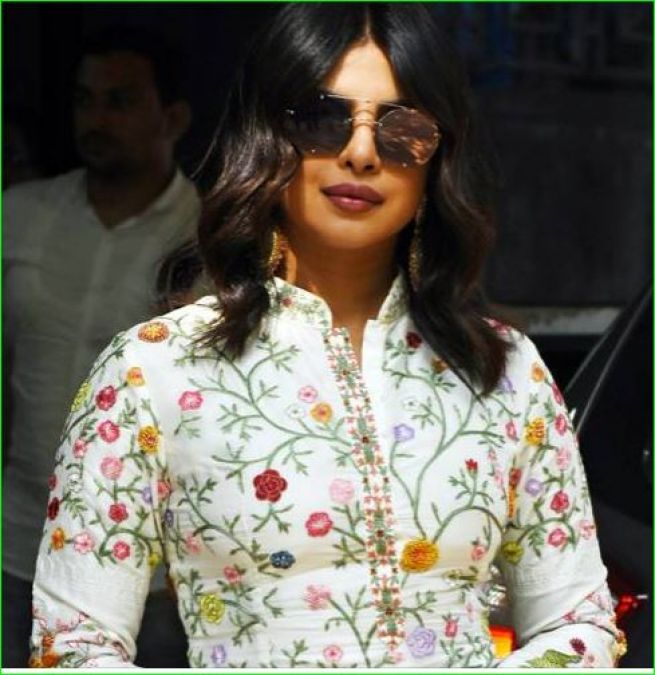 Priyanka looked amazing in floral outfits, see photos