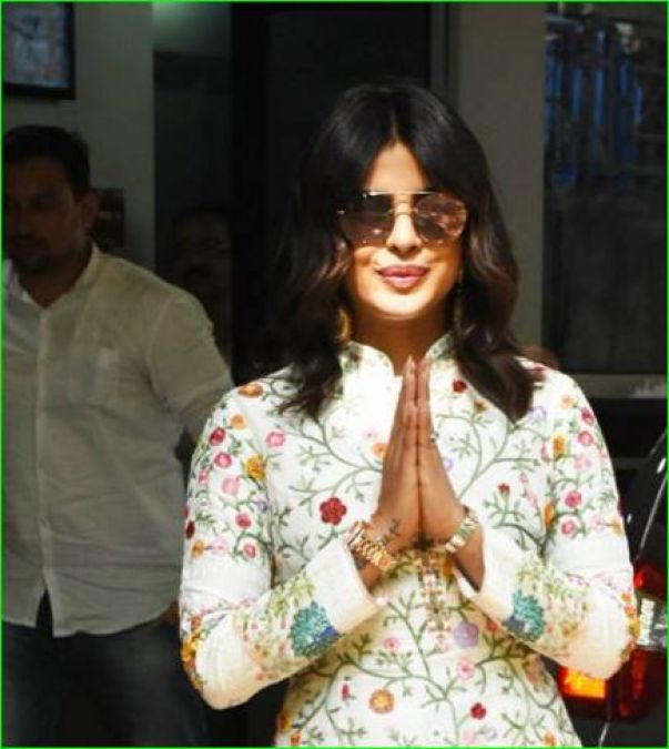 Priyanka looked amazing in floral outfits, see photos