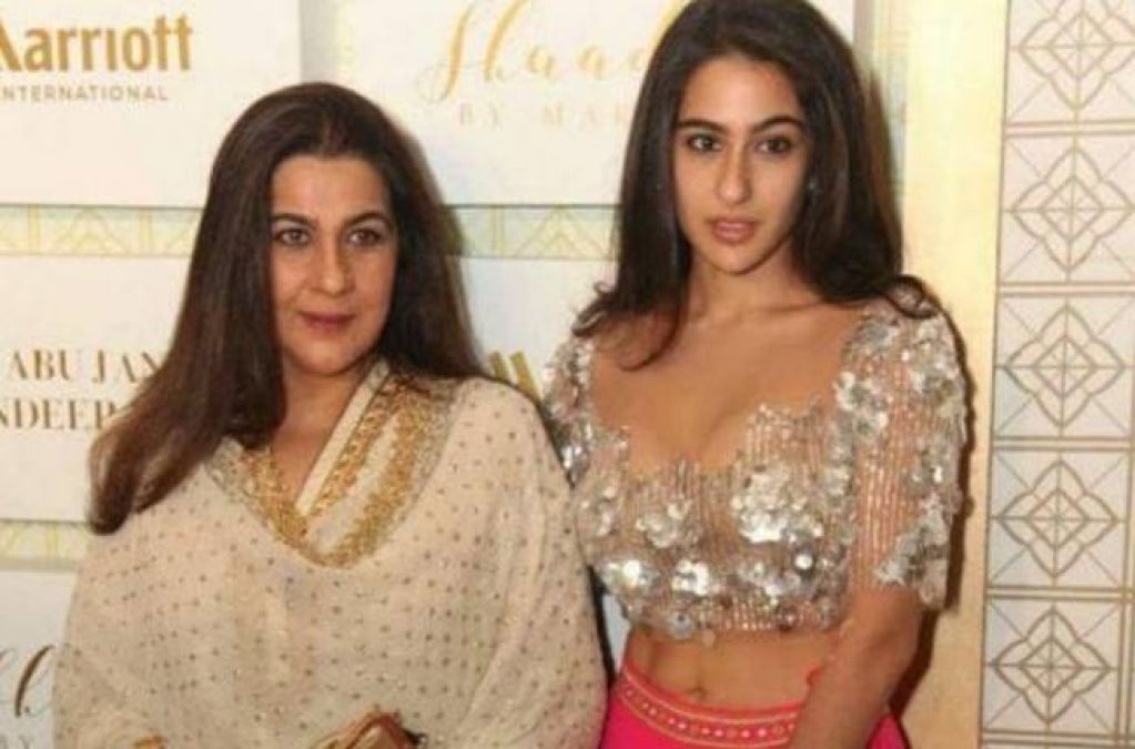 Sara Ali Khan ate big dosa with her mother, could not control herself