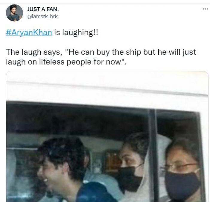 Aryan seen laughing in NCB's car?