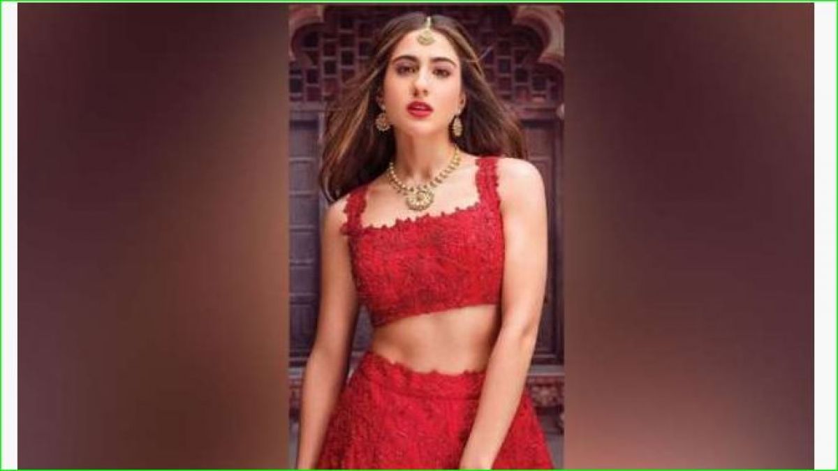 Sara Ali Khan's mother applies a Kala Tika to her before any photoshoot, pictures go viral