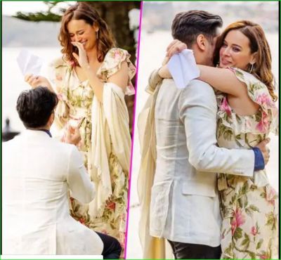 In this way, Evelyn Sharma's boyfriend had proposed her, photos surfaced