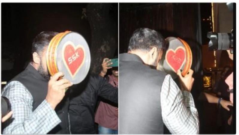 करवाचौथ मनाने छलनी से चेहरा छिपाकर अनिल कपूर के घर पहुंचे राज कुंद्रा
