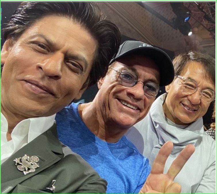 Shahrukh Khan shares a beautiful picture with his heroes