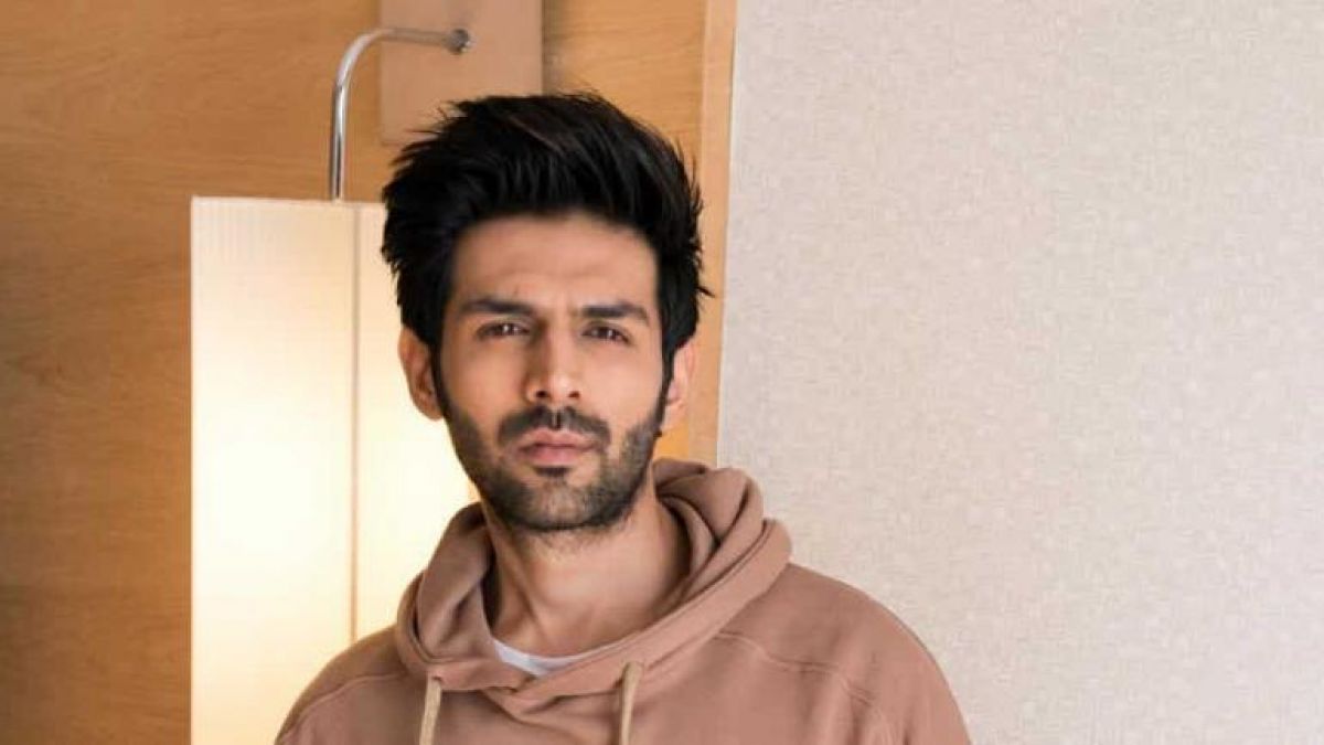 Kartik Aaryan's First Looks From Pati Patni Aur Woh Revealed, Check It Out Here