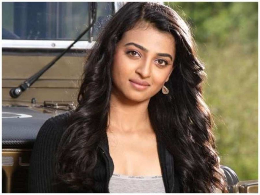Radhika Apte wore an old torn sari in her wedding, know what was the reason