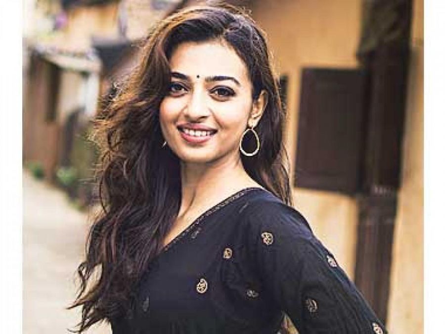 Radhika Apte wore an old torn sari in her wedding, know what was the reason
