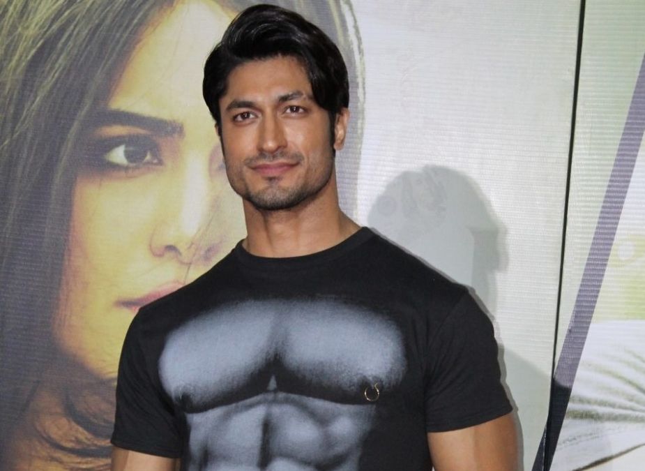 Bollywood star Vidyut Jamwal starts shooting this film, viewers to experience action and romance
