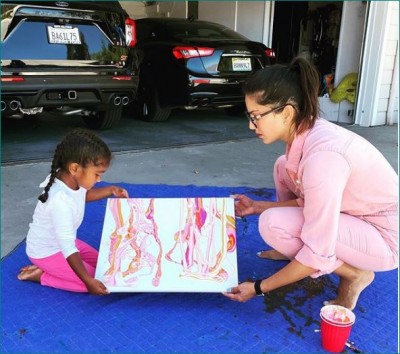 Sunny Leone makes a special promise to her daughter on birthday