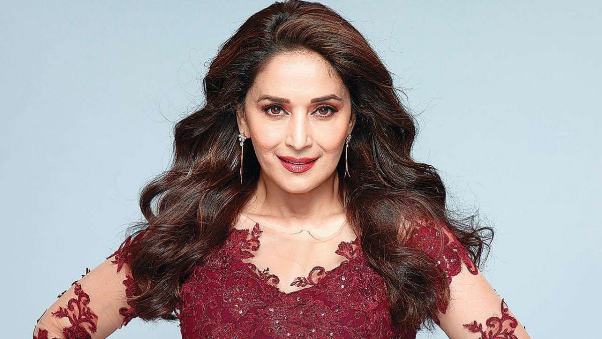 Madhuri Dixit seen enjoying on the seashore in a blue dress, see pictures