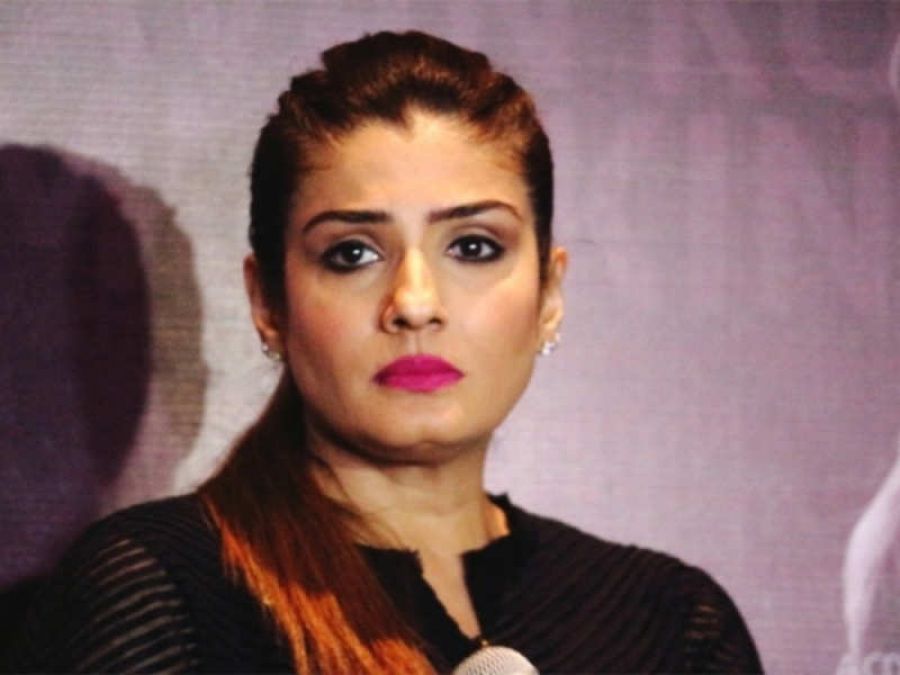 Raveena Tandon shares a very hot photo, fans remembered the old days