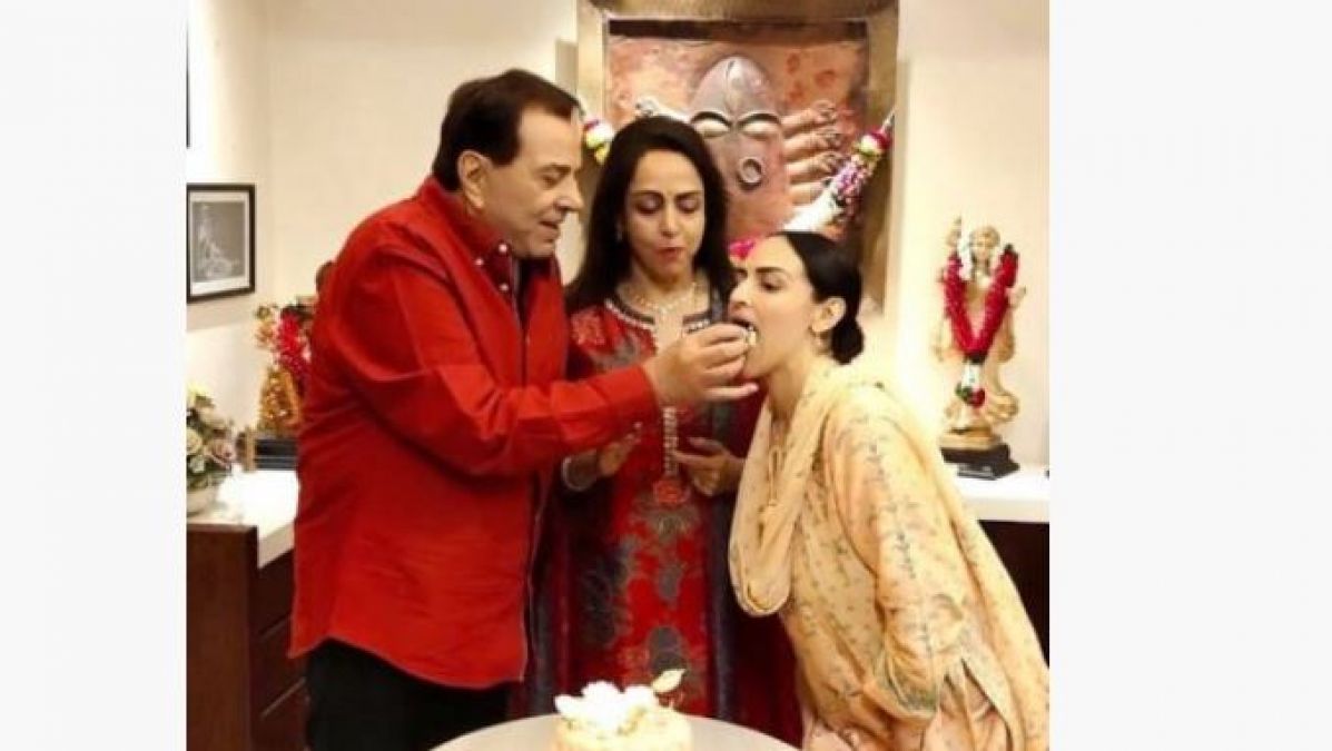 Hema Malini celebrates birthday, celebration photos Viral!