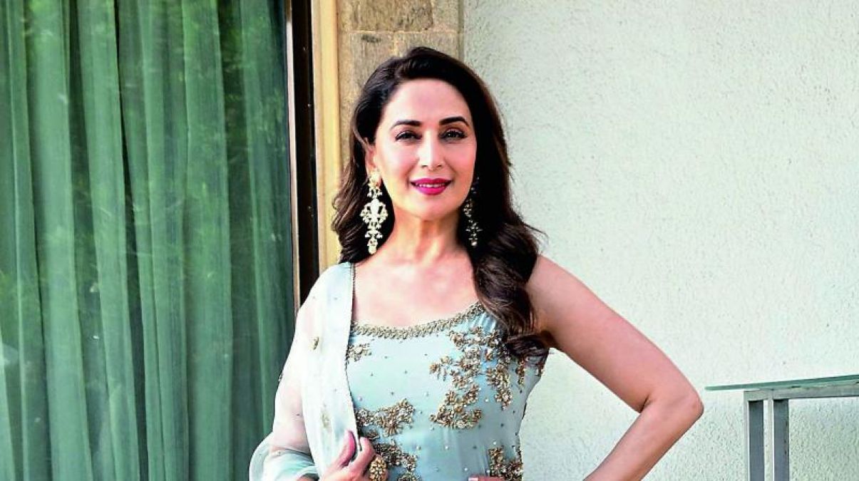 Madhuri Dixit enjoys holidays on the occasion of her anniversary, her Instagram post will melt your heart!