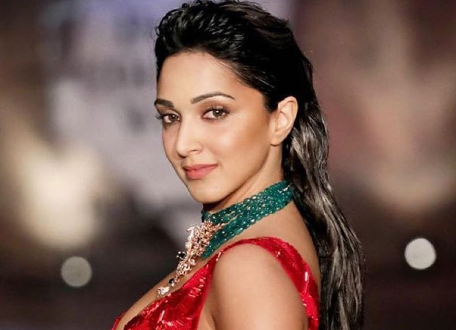 Kiara Advani seen dancing fiercely with her father