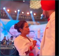 Neha Kakkar fiercely dancing on her song 'Nehu Da Vyah'