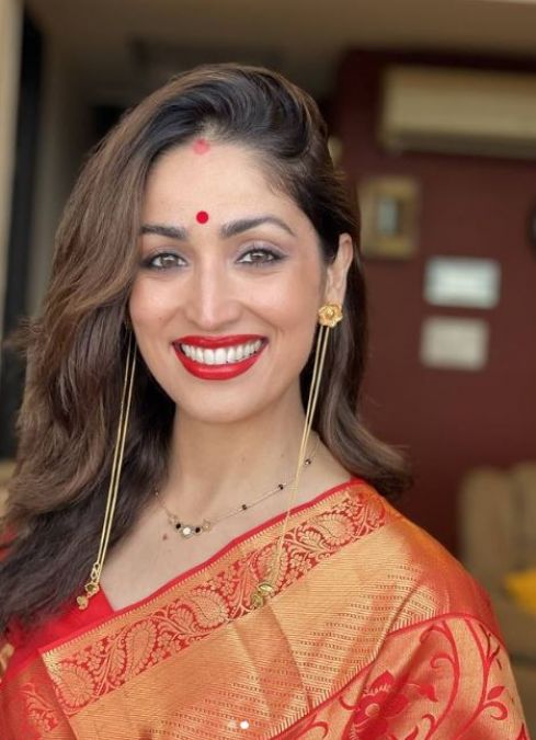 From Shilpa to Yami Gautam, actresses came out in this way on KarvaChauth