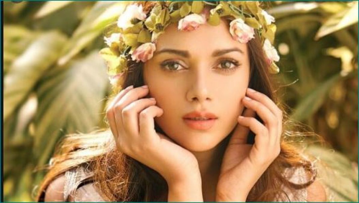 Aditi Rao Hydari has divorced her husband, rules industry with her beauty and performances