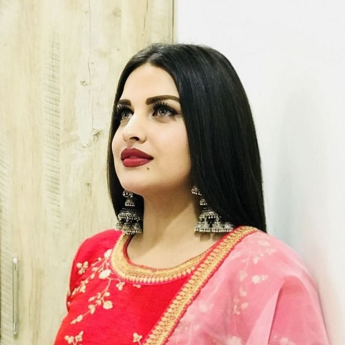Sexy video of Himanshi Khurana came in front, watch the video here!