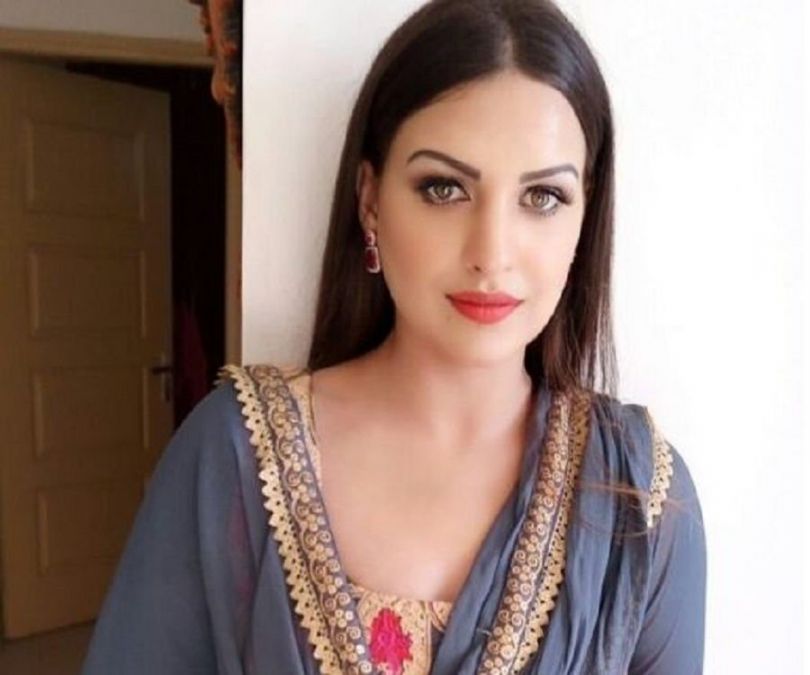 Sexy video of Himanshi Khurana came in front, watch the video here!