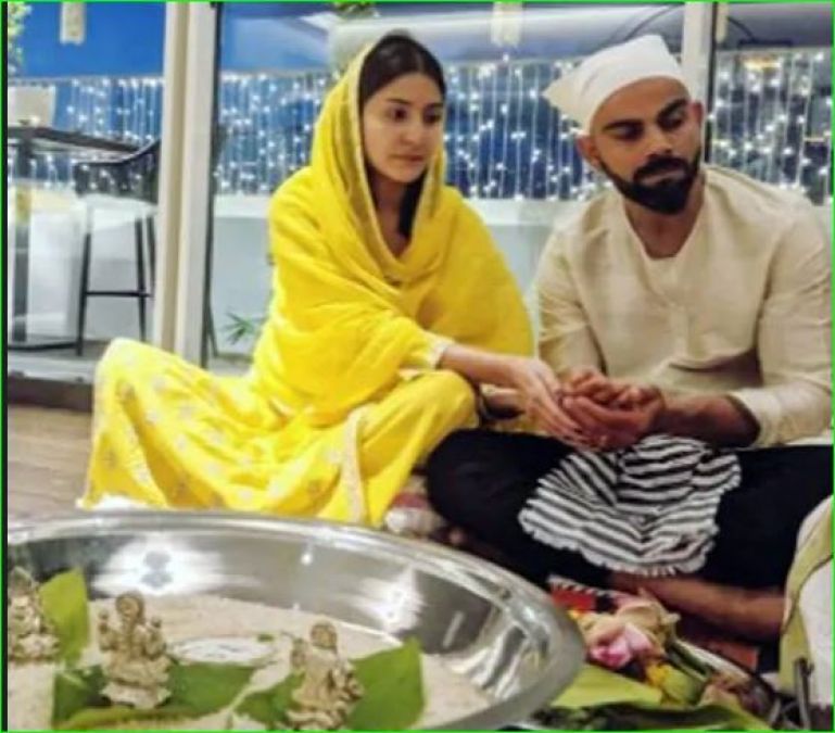 Anushka worships Diwali in simplicity with husband, pictures go viral