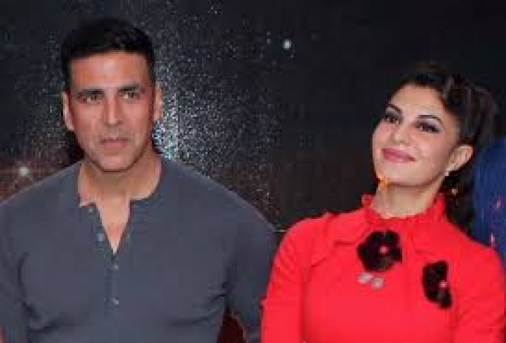 Akshay Kumar dancing with Jacqueline, See the viral video