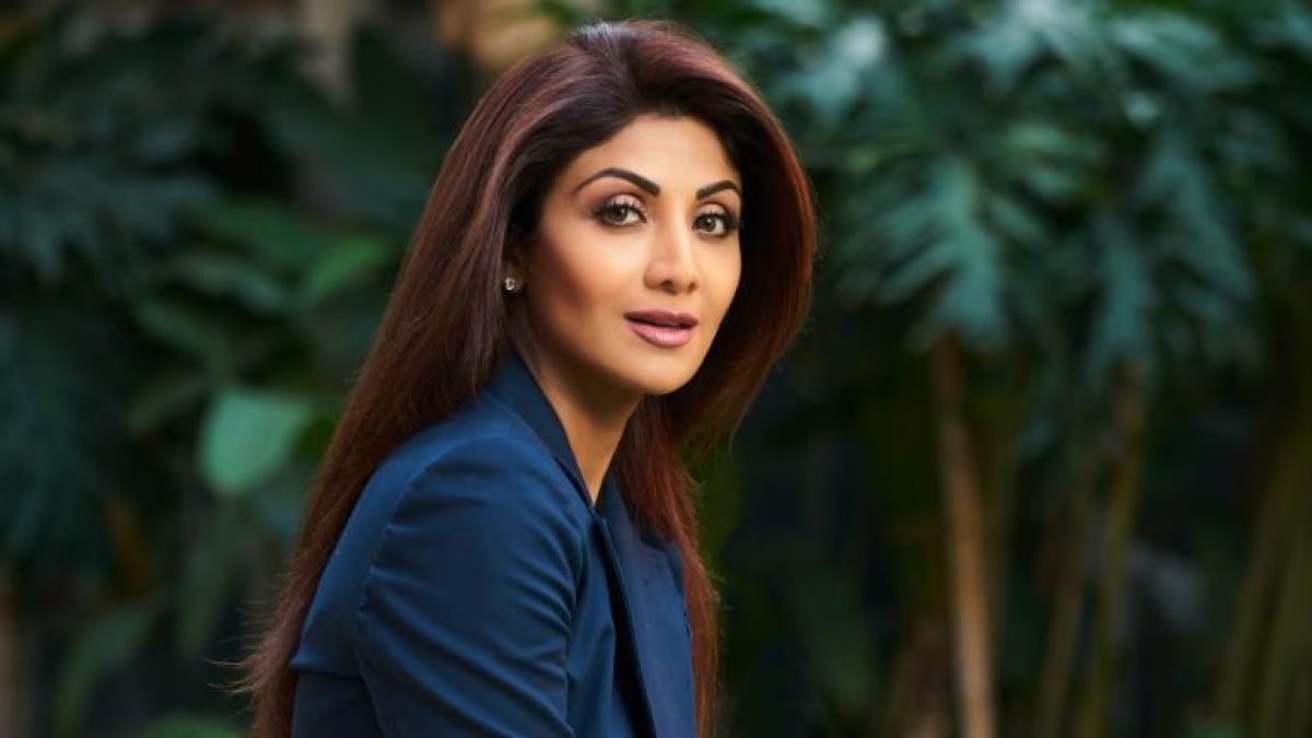 Shilpa Shetty had fun in the pool, gave training to son Viaan