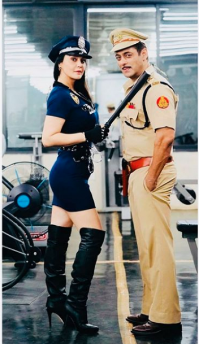 Preity Zinta was seen in the police getup on the set of 'Dabangg 3', shared her look!