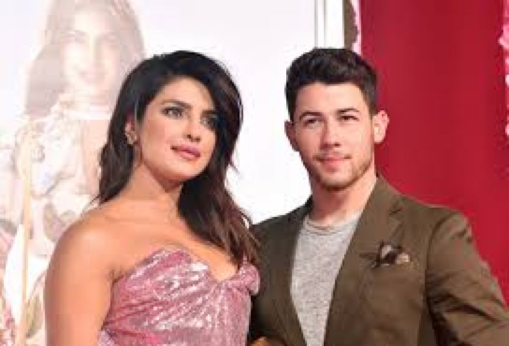 VIDEO: Priyanka and Nick went to meet a fan at the hospital