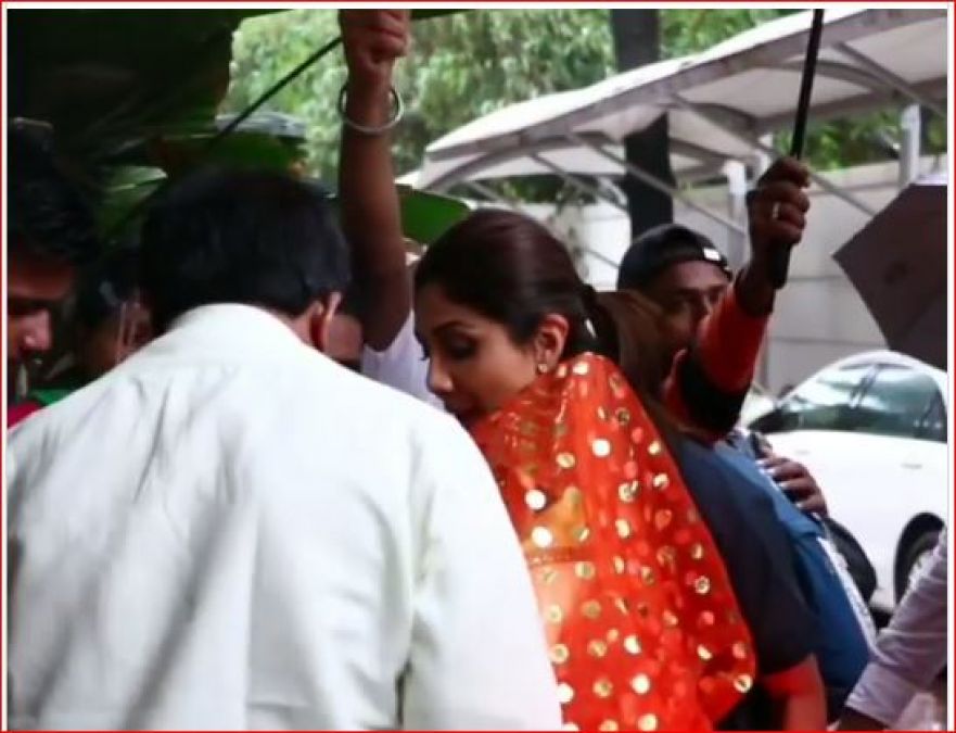 शिल्पा शेट्टी से लेकर विवेक तक सेलेब्स अपने घर धूम धाम से लाये 'गणपति बप्पा'