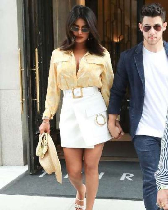 Priyanka's new look set fire again, savoury style with husband Nick going viral