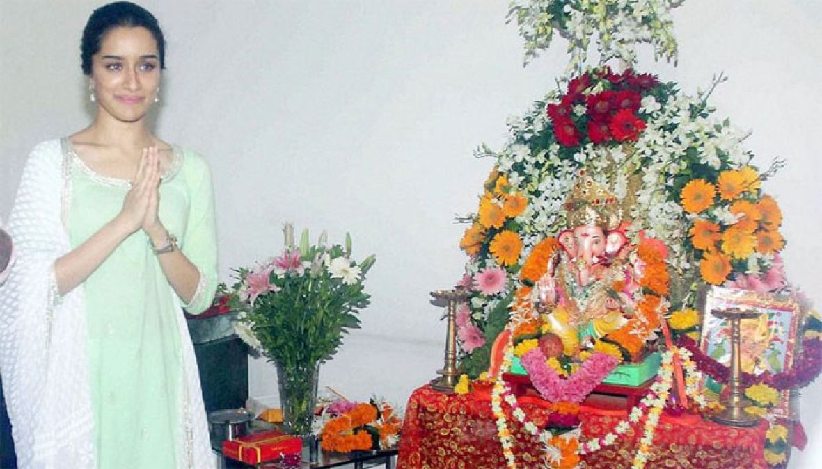 Shraddha Kapoor worships Lord Ganesha; shares some old memories!