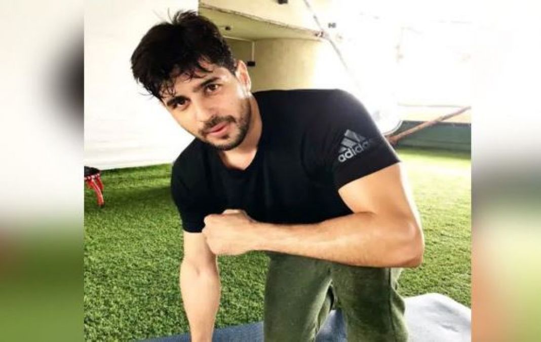 Siddharth Malhotra's fitness secret revealed; this is how he works!