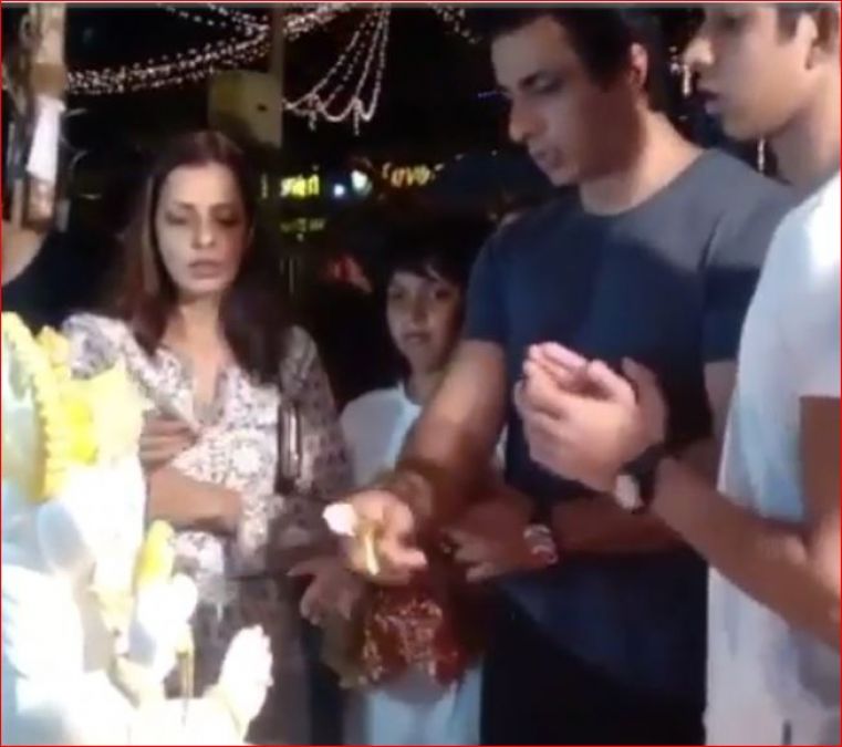 Sonu Sood has been welcoming Bappa in his house for 18 years, see photos!