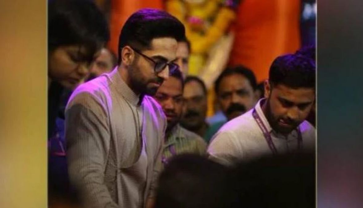 It happened for the first time in 11 years, Ayushman Khurana arrived at 'Lalbagcha Raja'