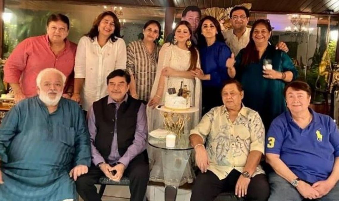 Kapoor family celebrated Rishi Kapoor's birthday with great fanfare from Shatrughan Sinha to many stars