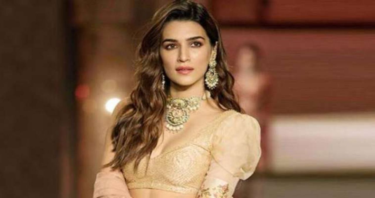 Kriti Sanon dated a man for about 2 and a half years, Revealed sister Nupur