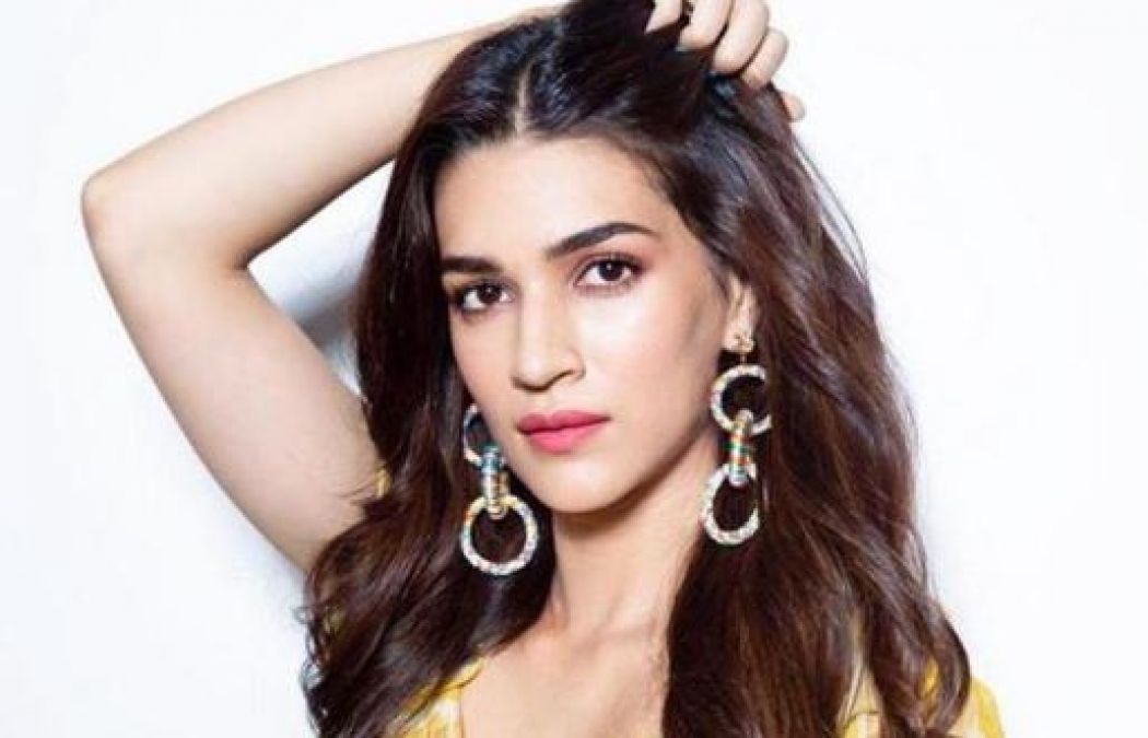 Kriti Sanon joins NewYork Fashion Week, gave this statement!