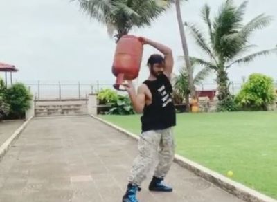 'Ab Yeh Karke Dekho' Vidyut Jamwal Desi Workout Video Is Giving Tough Challenge To Fitness Freaks