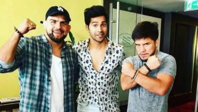 Varun Dhawan poses with UFC fighters, Aditya made a special comment