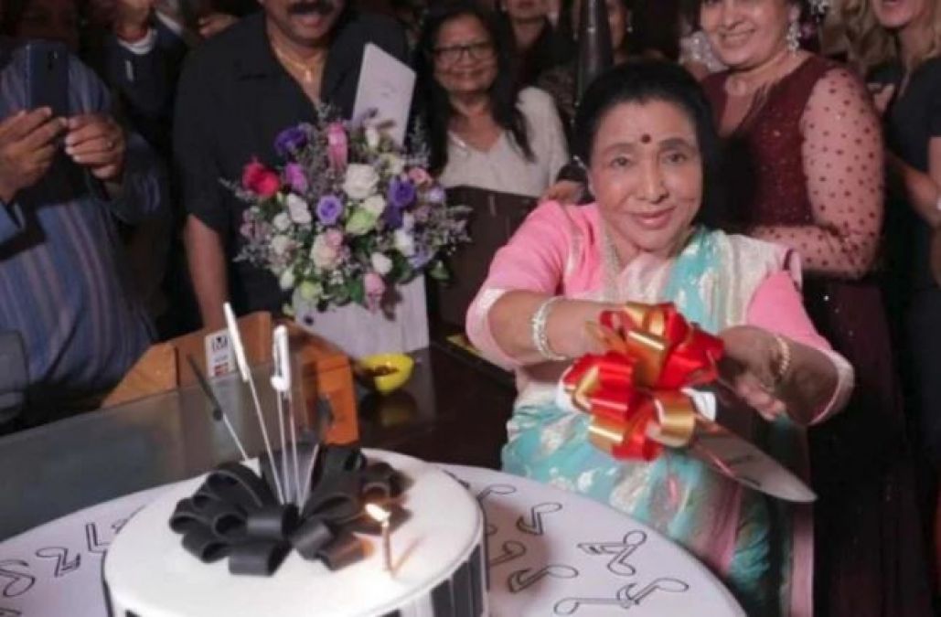 Asha Bhosle celebrated her birthday in Dubai after 17 years