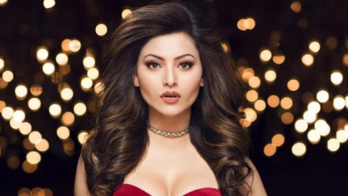 Urvashi is again set to win hearts with her killing dance moves in Tony Kakkar's song