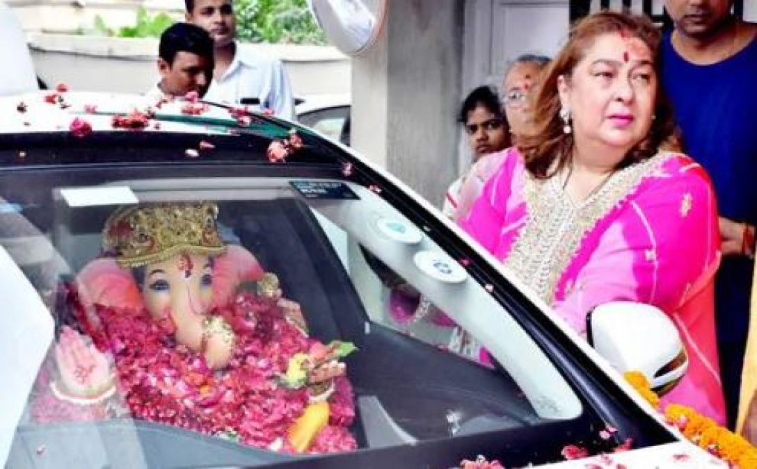 Kareena's maternal aunt also gave farewell to Bappa, Taimur's maternal uncle Armaan-Aadar danced fiercely