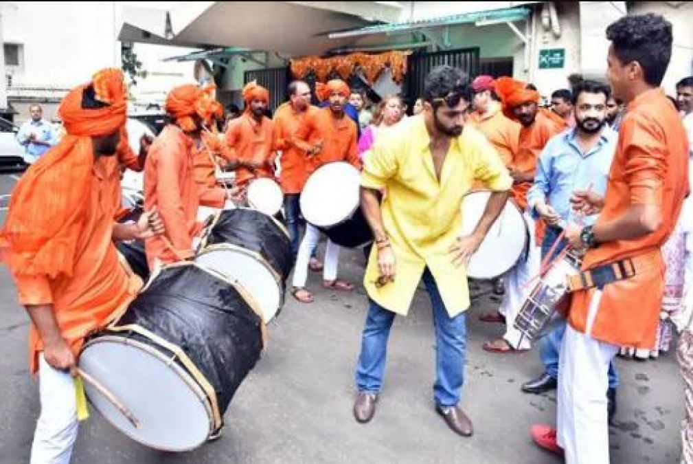 Kareena's maternal aunt also gave farewell to Bappa, Taimur's maternal uncle Armaan-Aadar danced fiercely