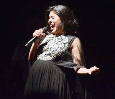 Once Sunidhi Chauhan used to sing songs in stages, then such her luck shone